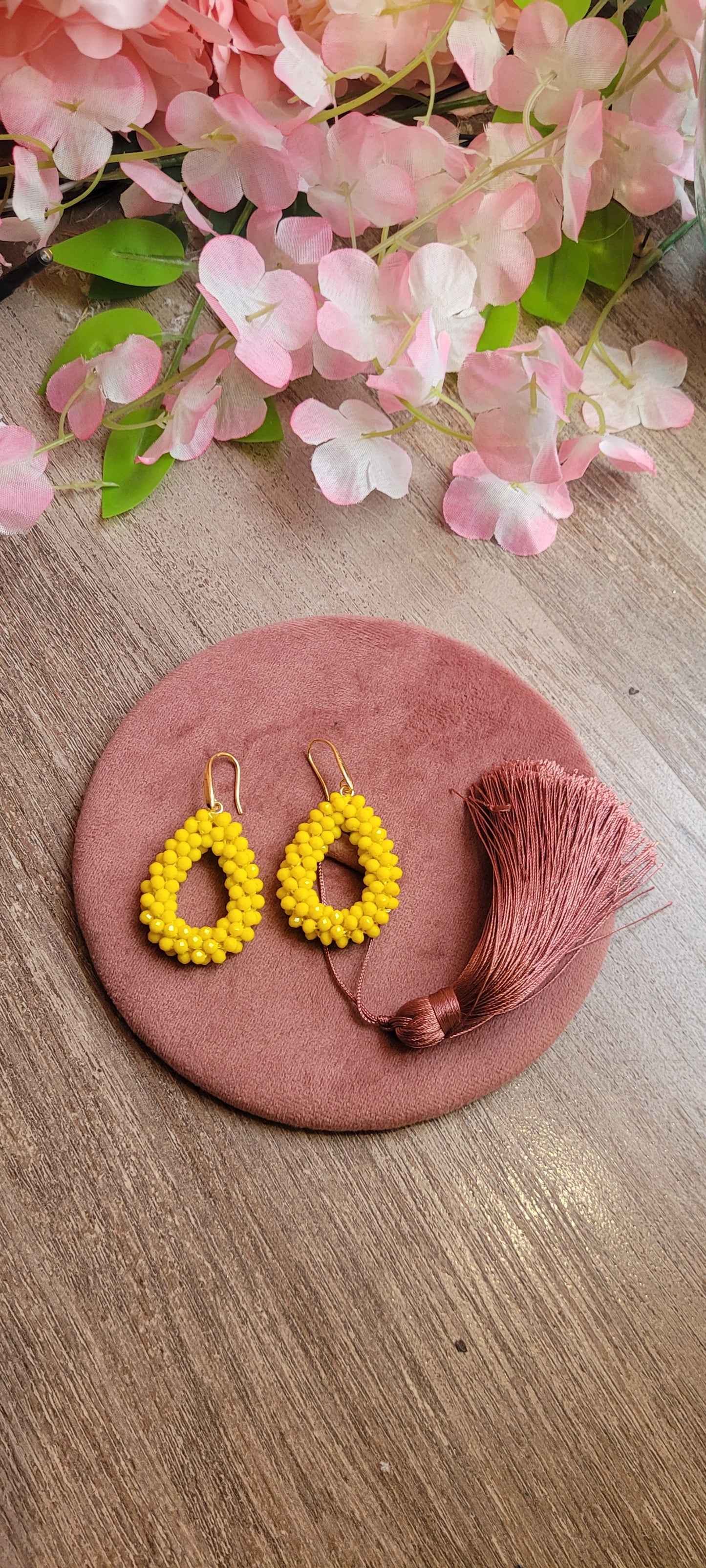 Boucles d'oreilles gouttes d'eau jaune perle