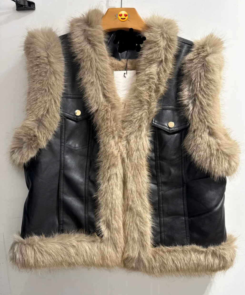 Veste Lucy  Sans Manches Fourrure Simili Cuir Noire